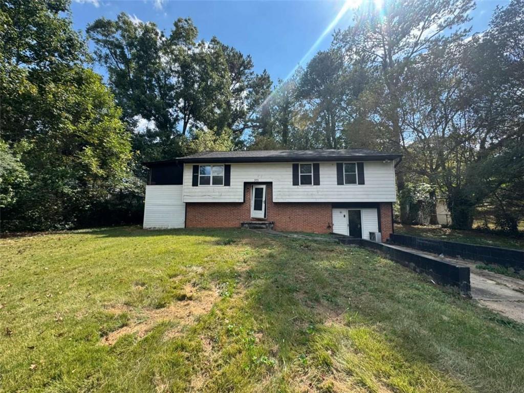 371 Roxbury Dr., Riverdale, GA 30274