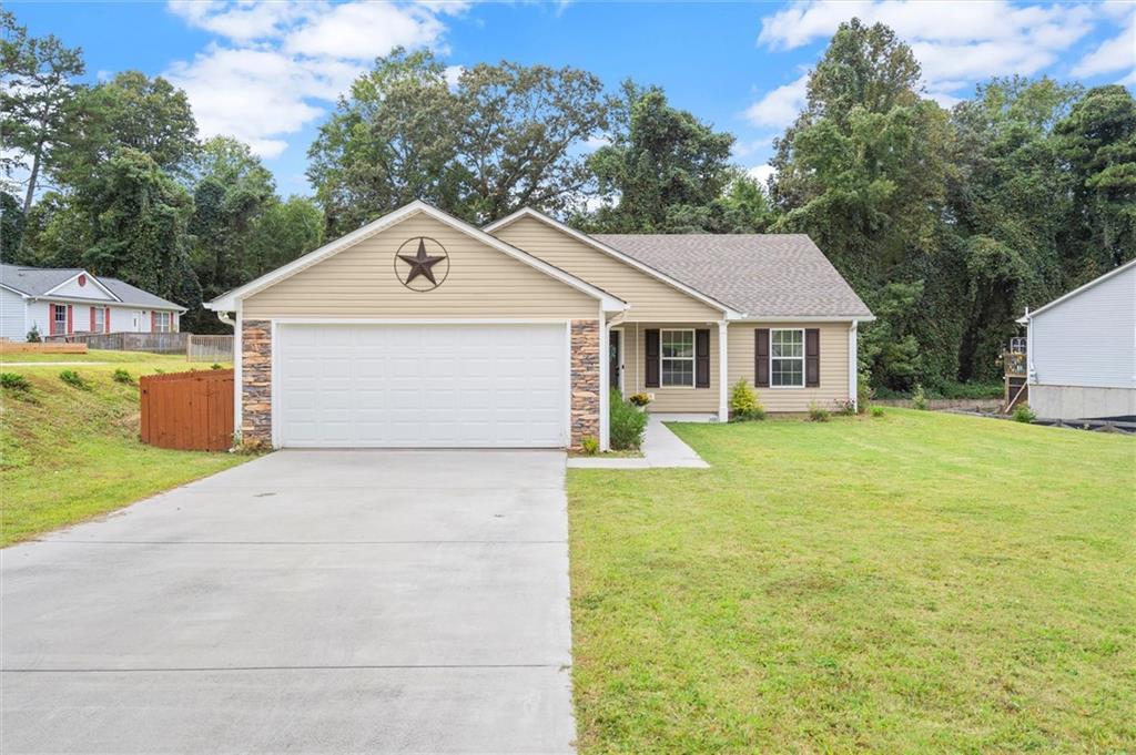 127 Angela Ln., Dawsonville, GA 30534