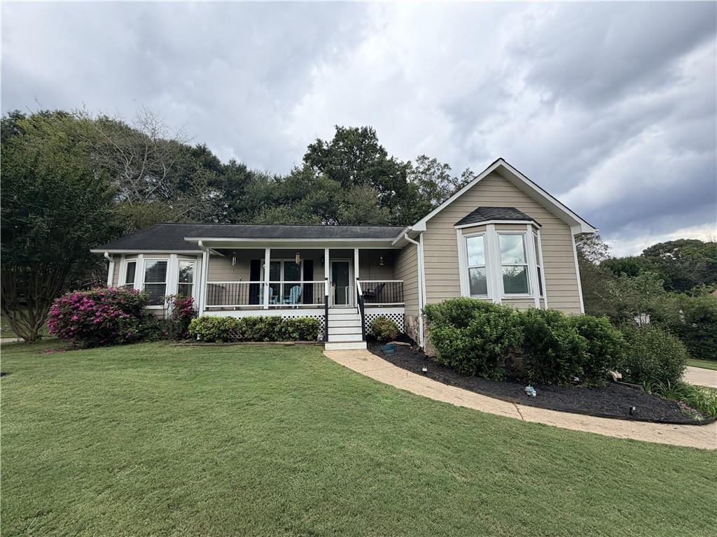 516 E Cherokee Ct., Woodstock, GA 30188