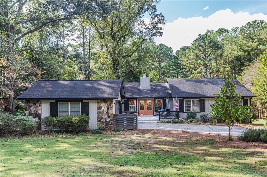 3725 Hunting Ridge Dr., Lilburn, GA 30047