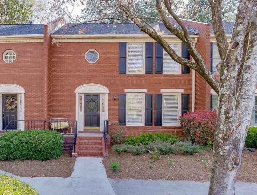 102 Defoors Mill Dr., Atlanta, GA 30318