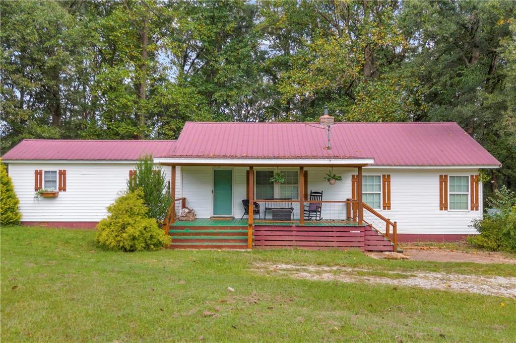 2695 Brays Lake Rd., Royston, GA 30662