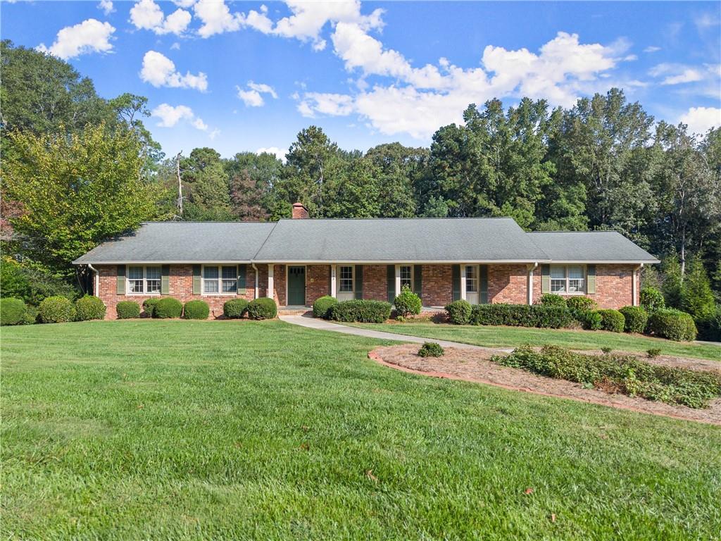 1352 Burns Dr., Gainesville, GA 30501
