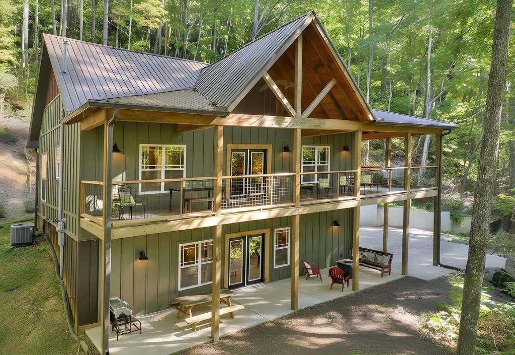 184 Rockhouse Rd., Cherry Log, GA 30522