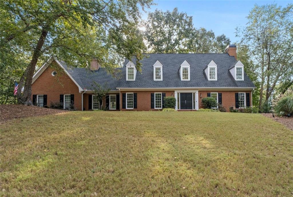 8705 River Bluff Ln., Roswell, GA 30076