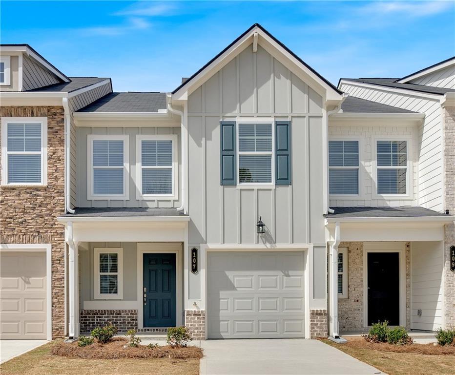 107 Village Green Dr., Adairsville, GA 30103