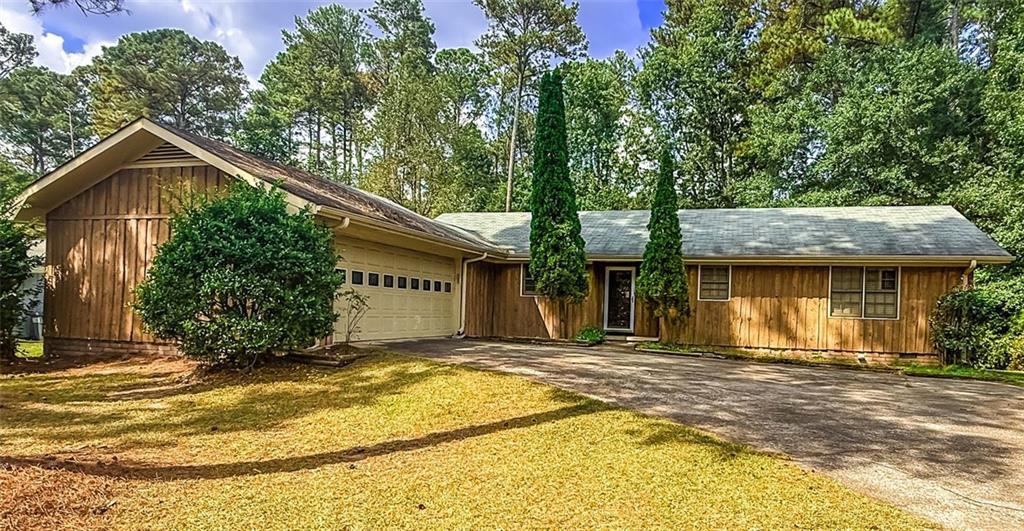 2223 Rolling Acres Dr., Conyers, GA 30094