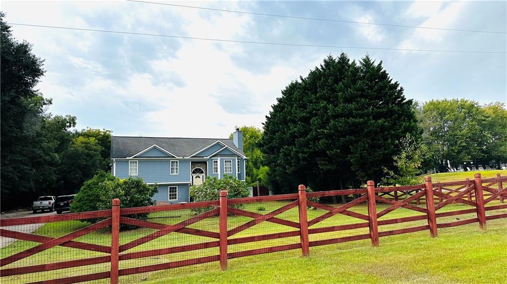 6075 Lights Ferry Rd., Flowery Branch, GA 30542