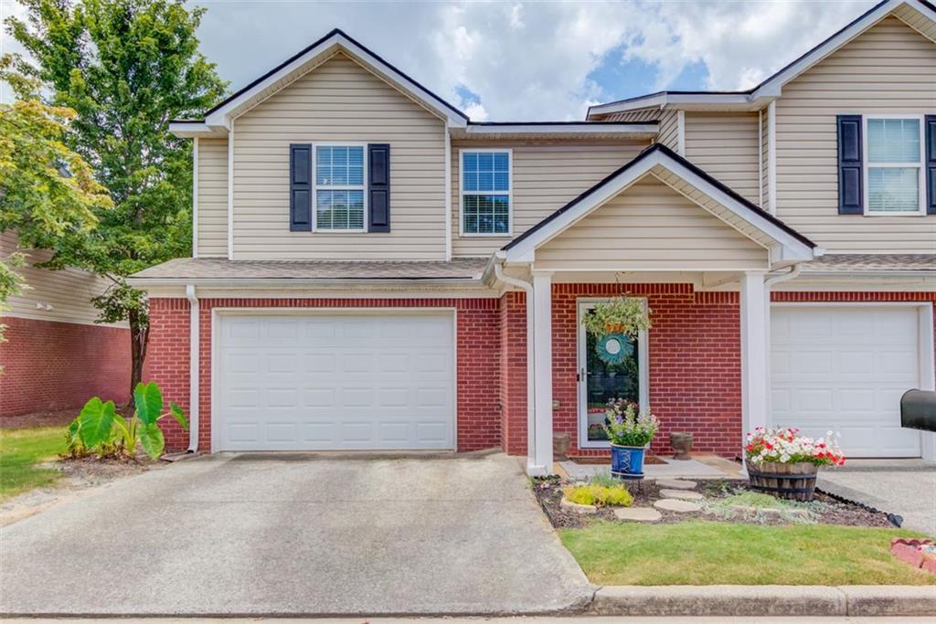 152 Tara Commons Dr., Loganville, GA 30052