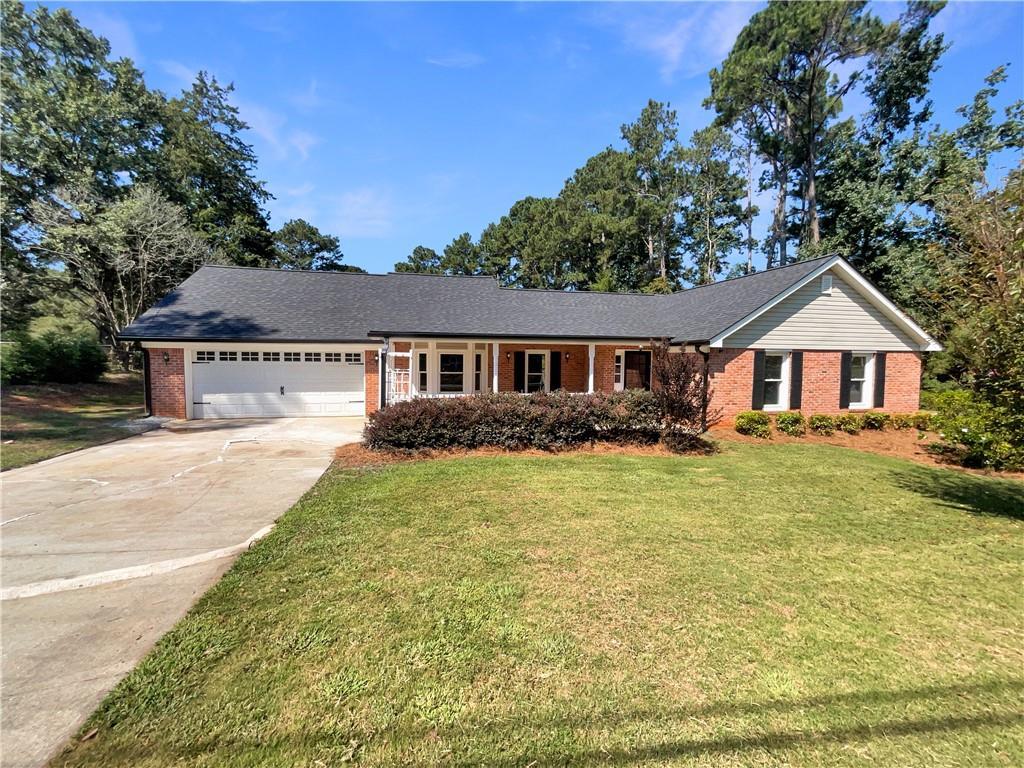 3879 Carriage Ln., Conyers, GA 30094