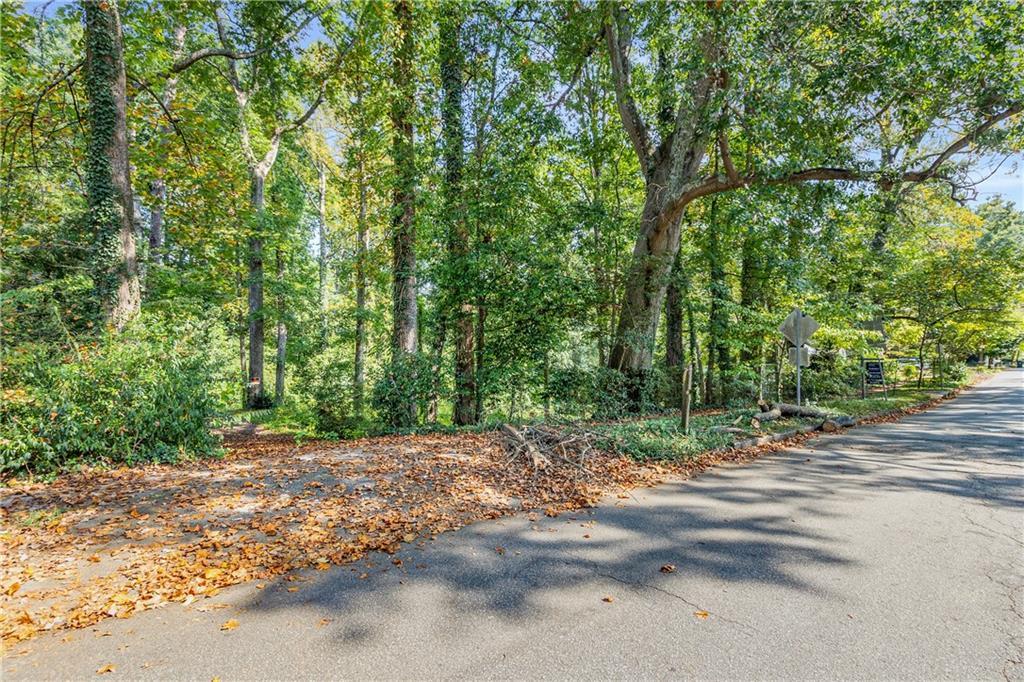 519 Durand Dr., Atlanta, GA 30307