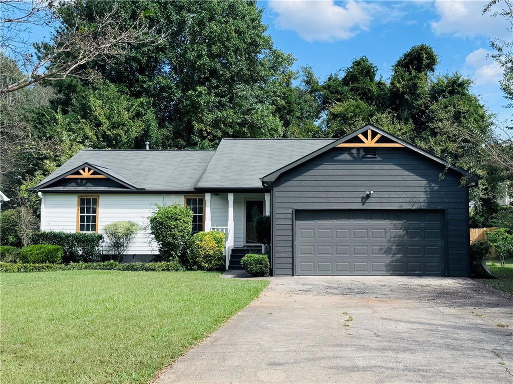 5810 Mistyview Dr., Rex, GA 30273