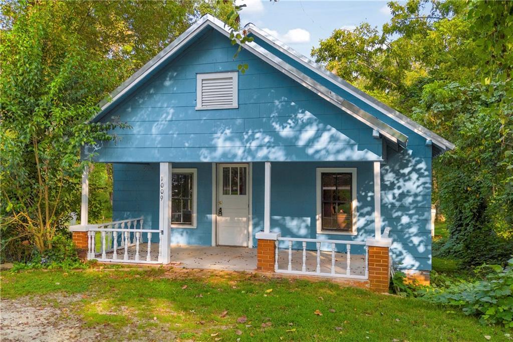1009 S Pond St., Toccoa, GA 30577