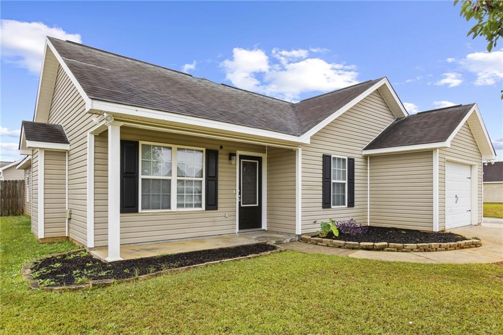 405 Grand Ave., Bonaire, GA 31005