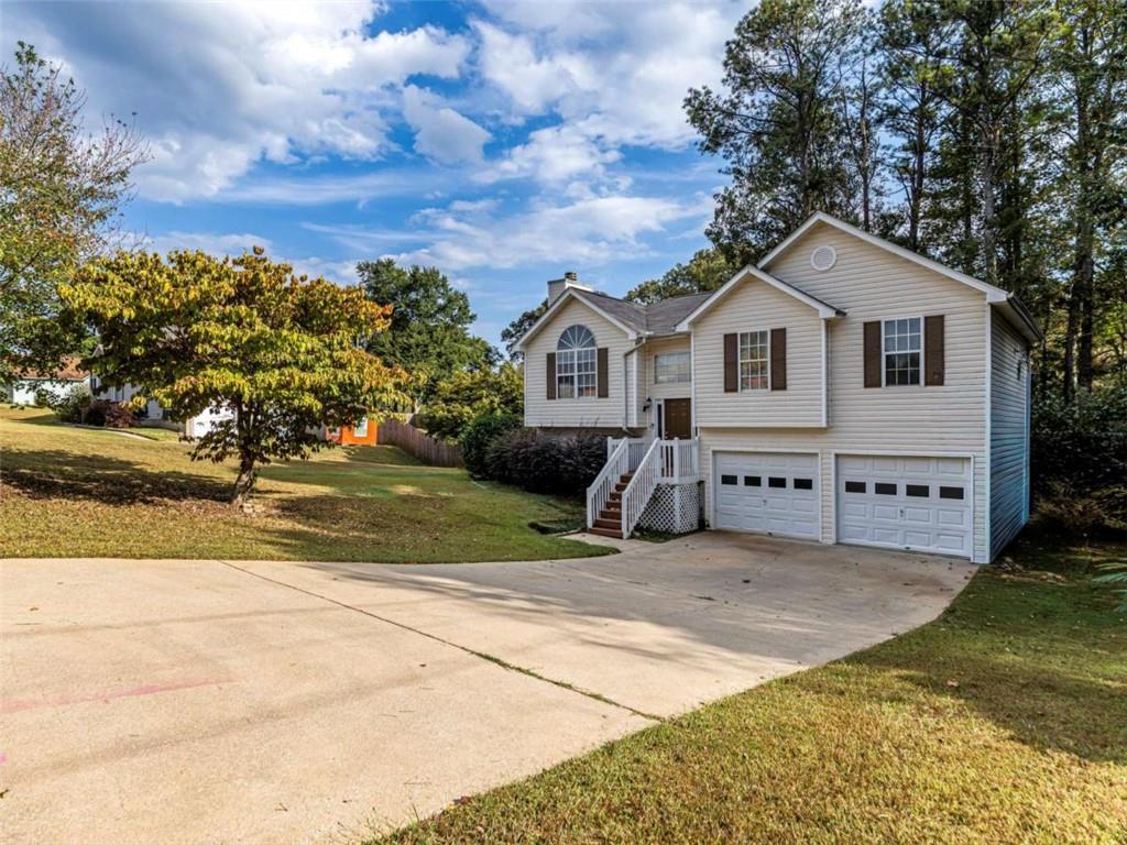 65 Ridgefield Dr., Douglasville, GA 30134