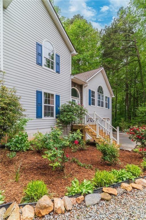 204 Queensbury Ct., Acworth, GA 30102