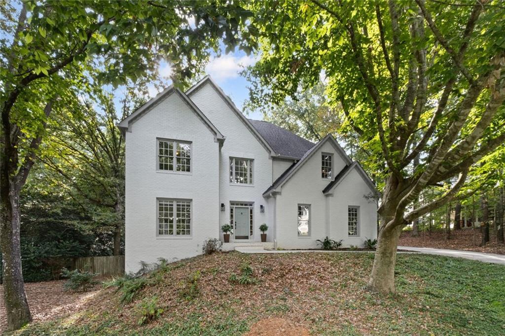 475 Laurian View Ct., Roswell, GA 30075