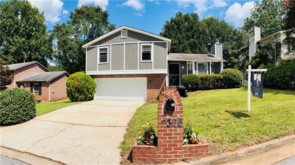 2306 Ramblewood Cir., Decatur, GA 30035