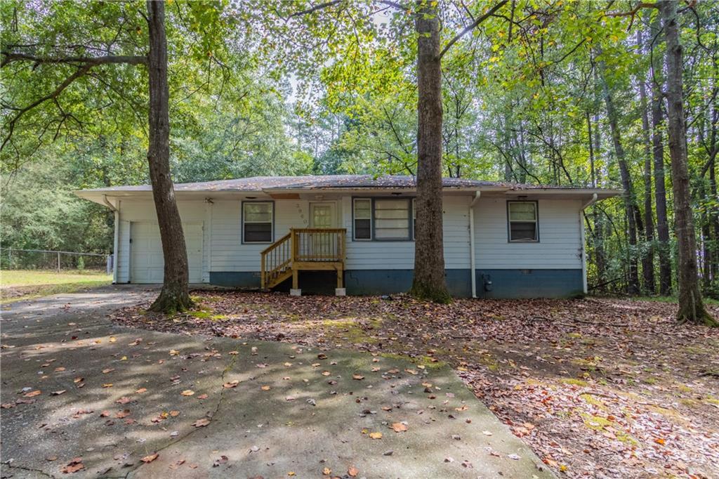 3960 Hillside Ln., Douglasville, GA 30135