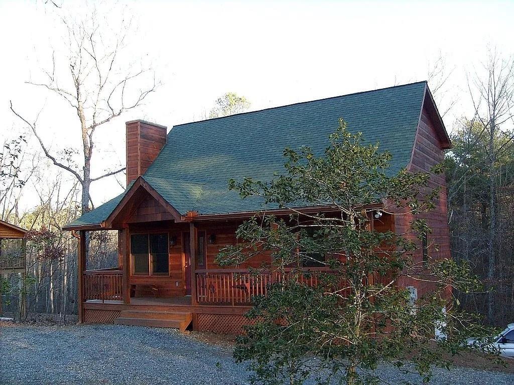 135 Adina Dr., Ellijay, GA 30540