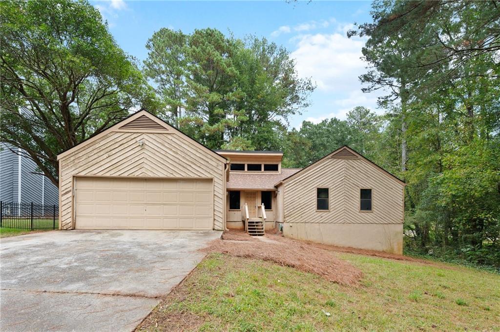 3244 Harbor Woods Rd., Decatur, GA 30034