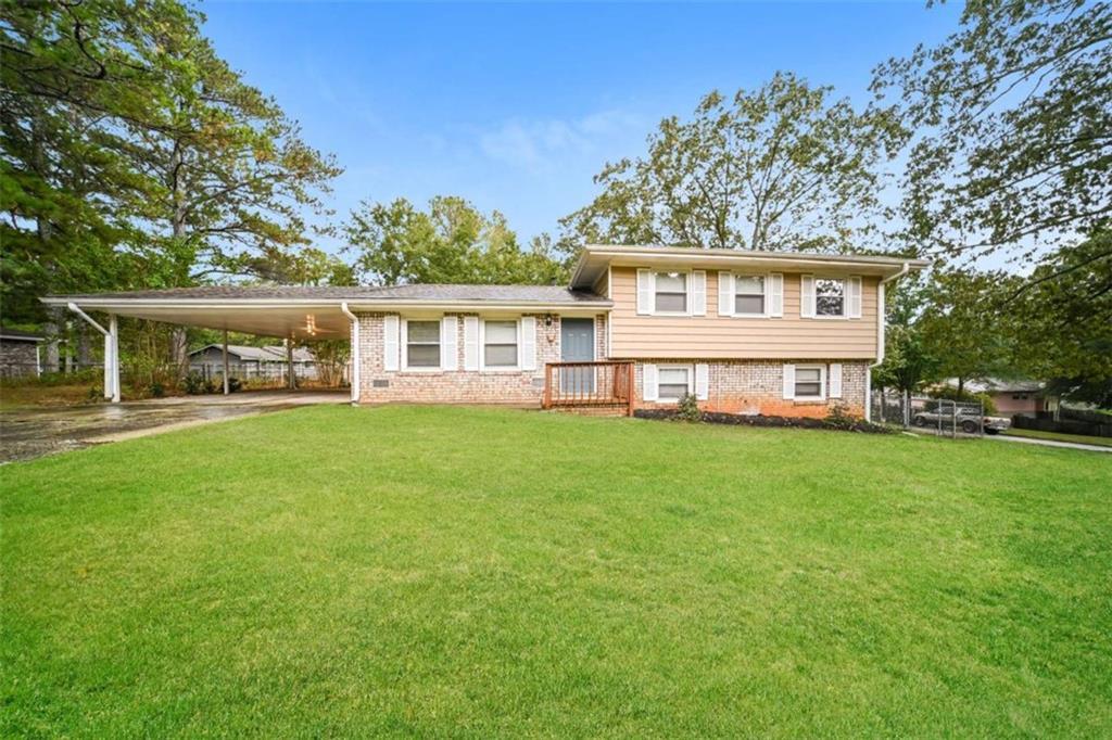 82 Heron Dr., Riverdale, GA 30274