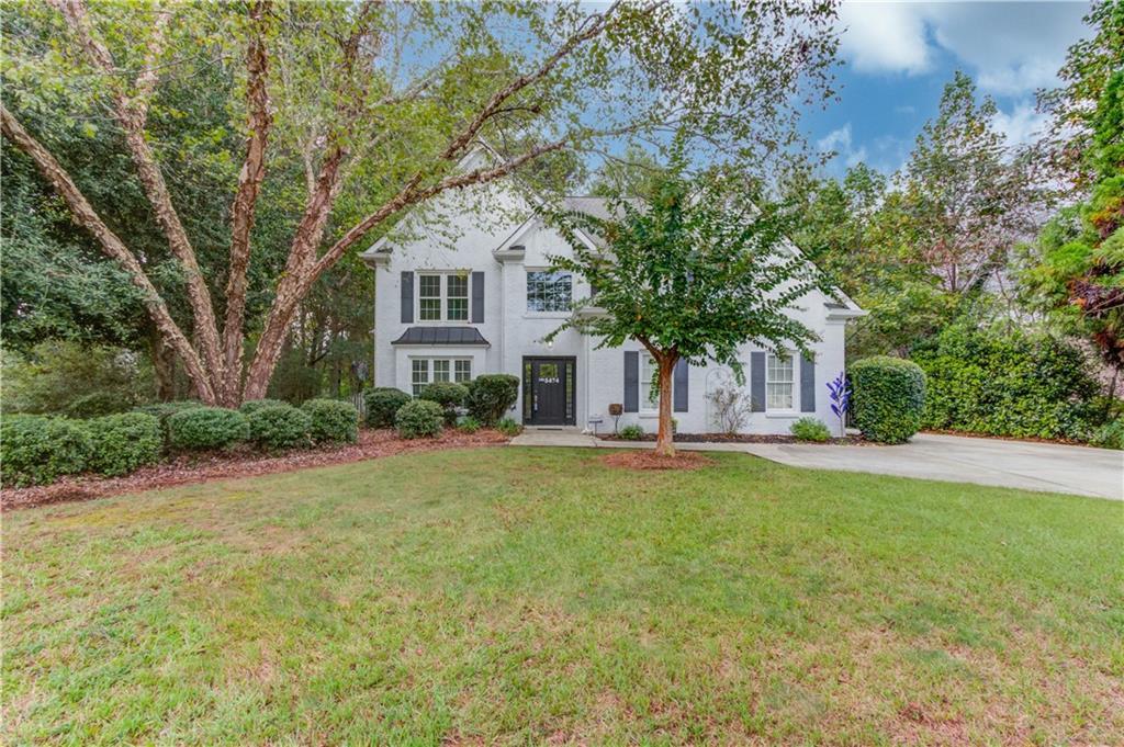 5474 Forest Dr., Loganville, GA 30052