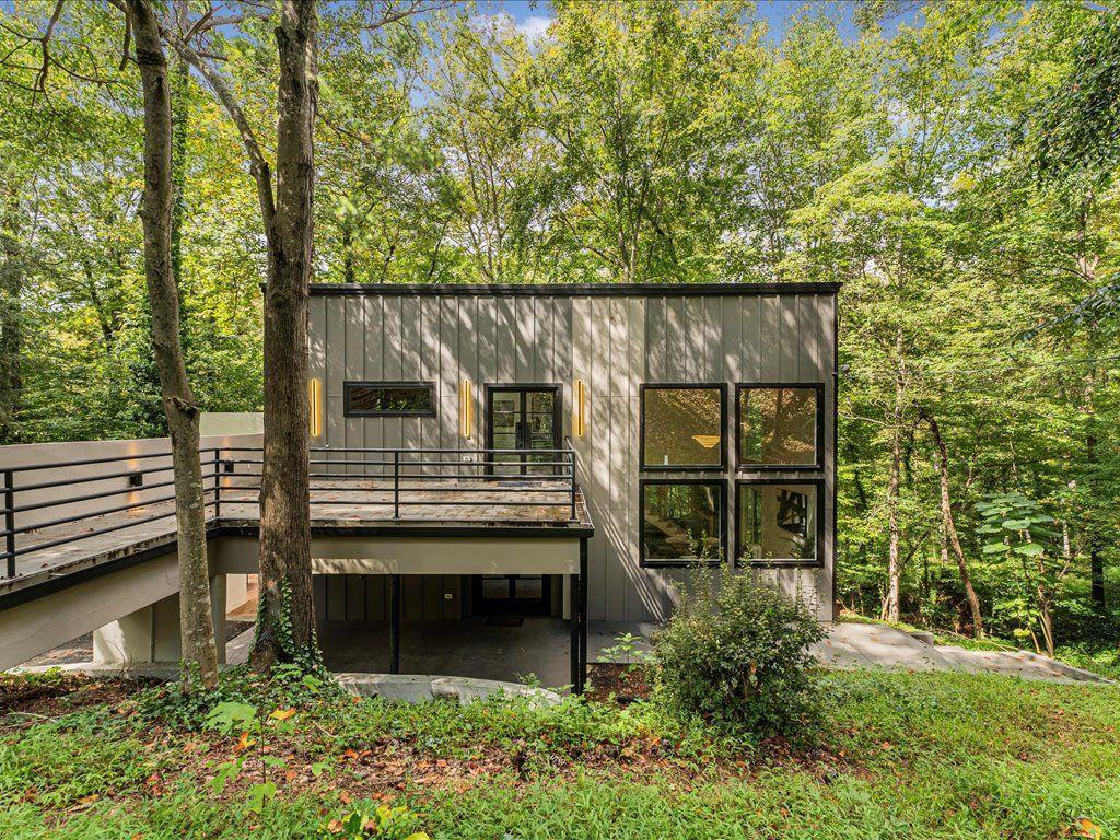 1153 Dawn View Ln., Atlanta, GA 30327