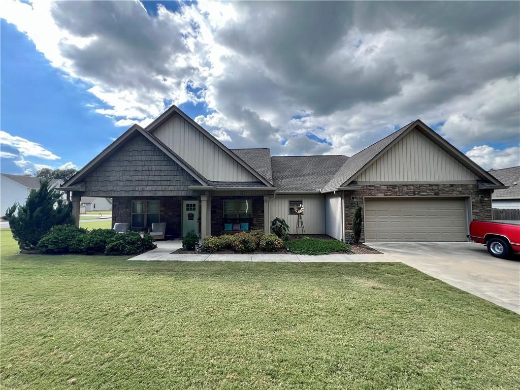413 Koufax Dr., Calhoun, GA 30701
