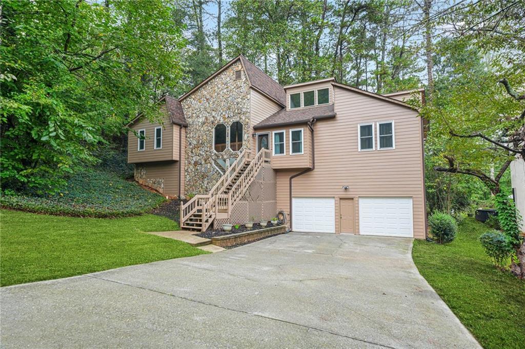 559 Farmbrook Tr., Kennesaw, GA 30144