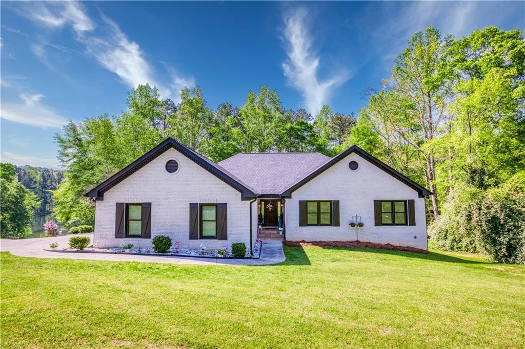 2334 Fisher Dr., Loganville, GA 30052