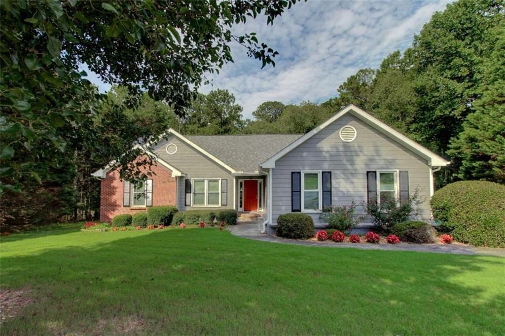 1190 Timber Walk Dr., Loganville, GA 30052