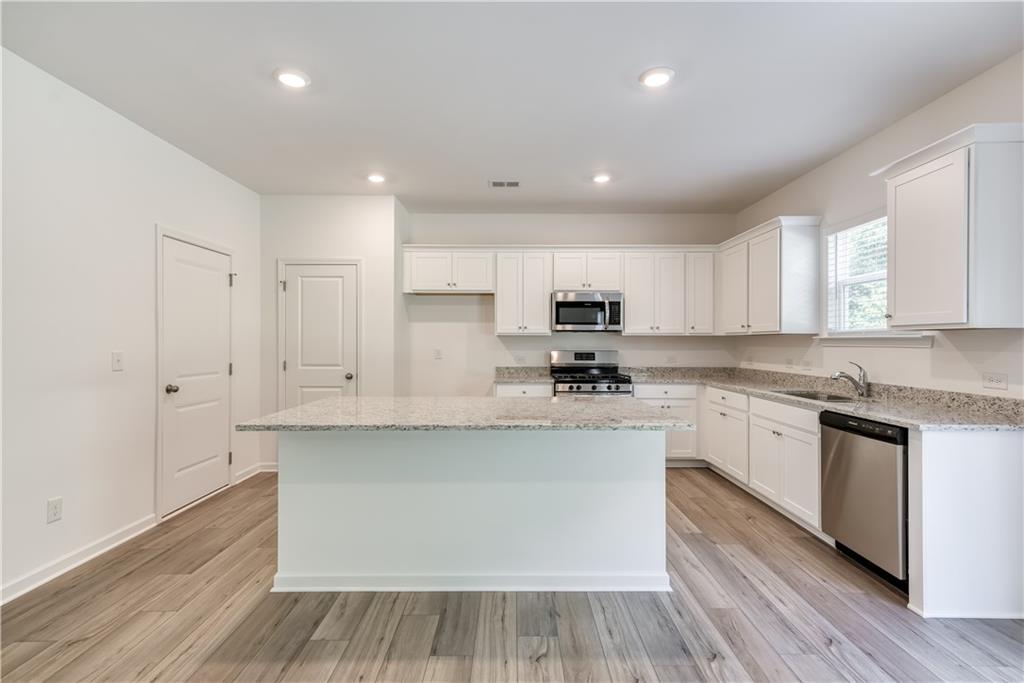 1649 Hay Patch Ln., Loganville, GA 30052