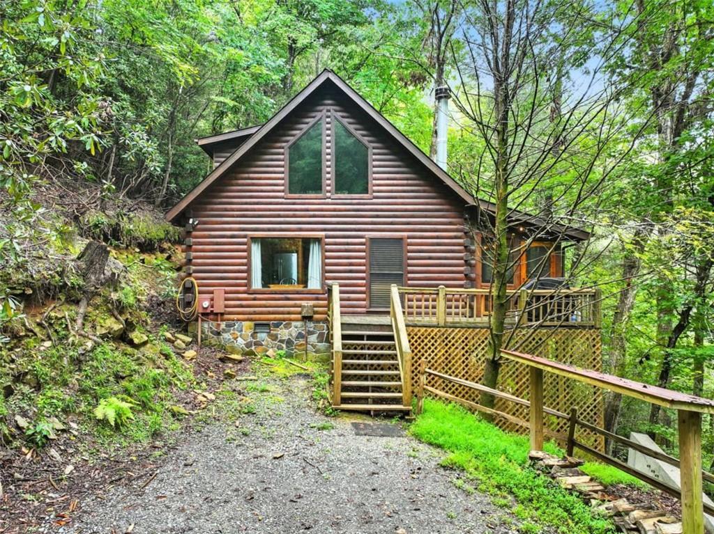 425 River Bend Ct., Ellijay, GA 30540
