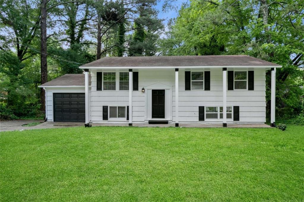 1386 Pineglen Dr., Riverdale, GA 30296