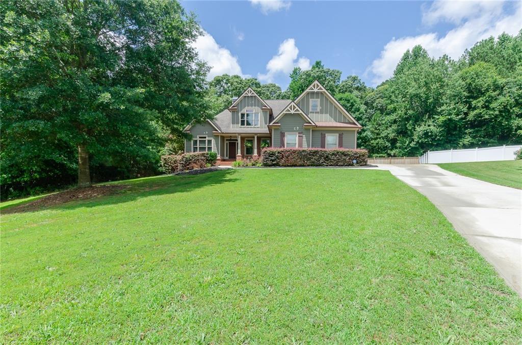 1404 Fairwinds Ct., Loganville, GA 30052