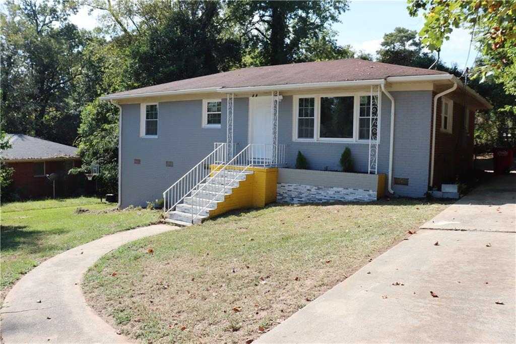 2458 Tredway Dr., Macon, GA 31211