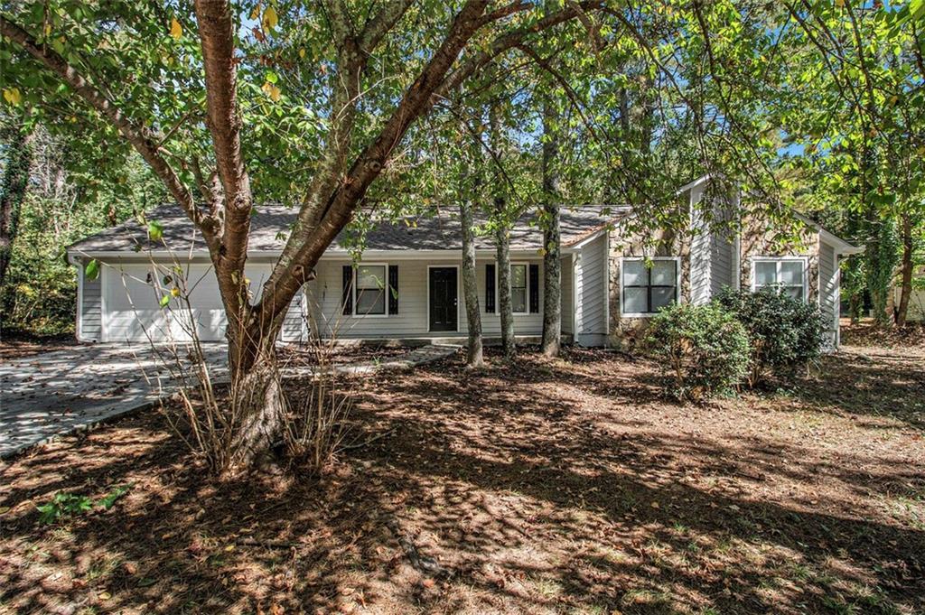 1748 Charmeth Rd., Lithonia, GA 30058