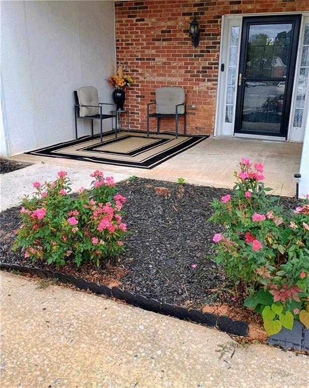 12 Intown Pl., Fayetteville, GA 30214
