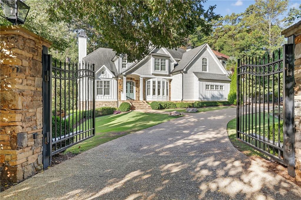 3100 Rhodenhaven Dr., Atlanta, GA 30327