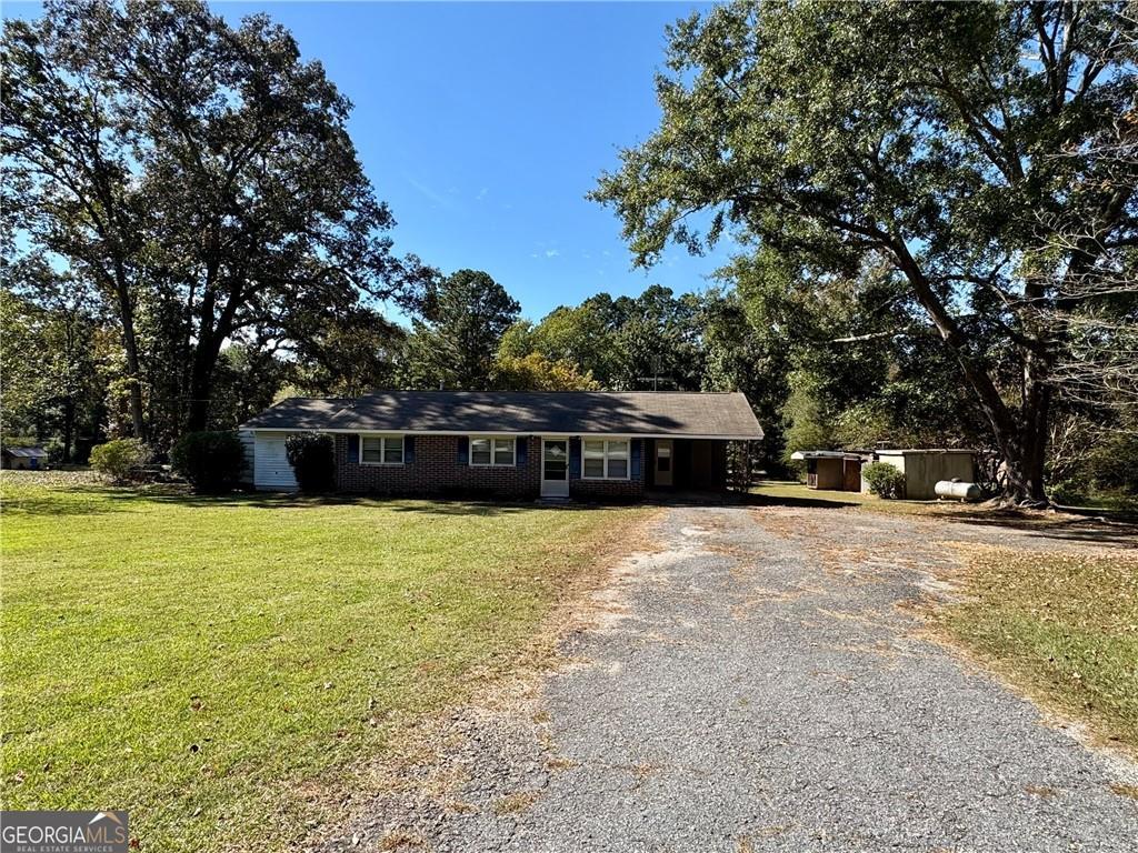 606 Viewpoint Dr., Jackson, GA 30233