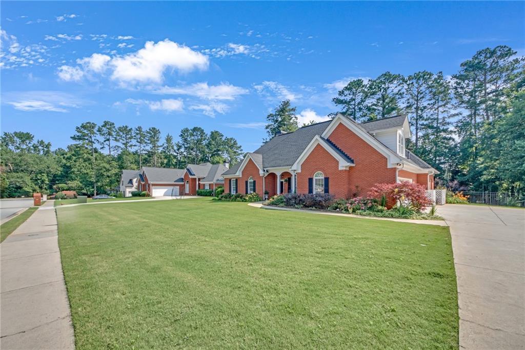 405 Mallory Cir., Loganville, GA 30052