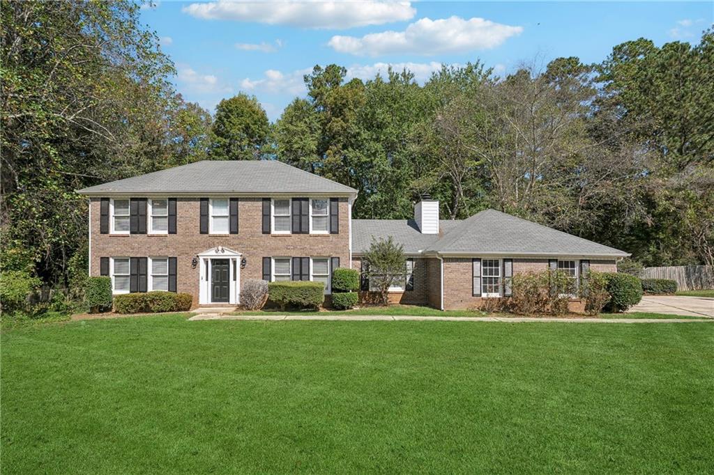 120 Birch Ct., Fayetteville, GA 30214
