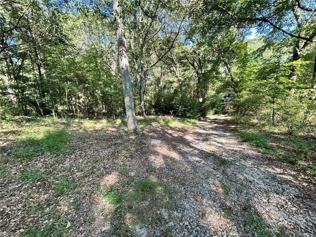 31 Creekwood Rd., Winder, GA 30680