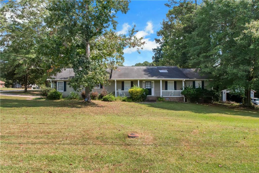 3550 Clubhouse Ln., Conyers, GA 30094