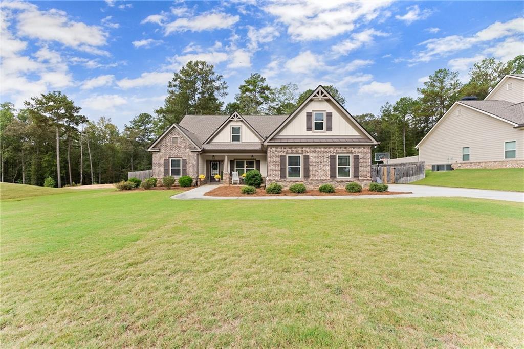 1235 Fairwinds Dr., Loganville, GA 30052