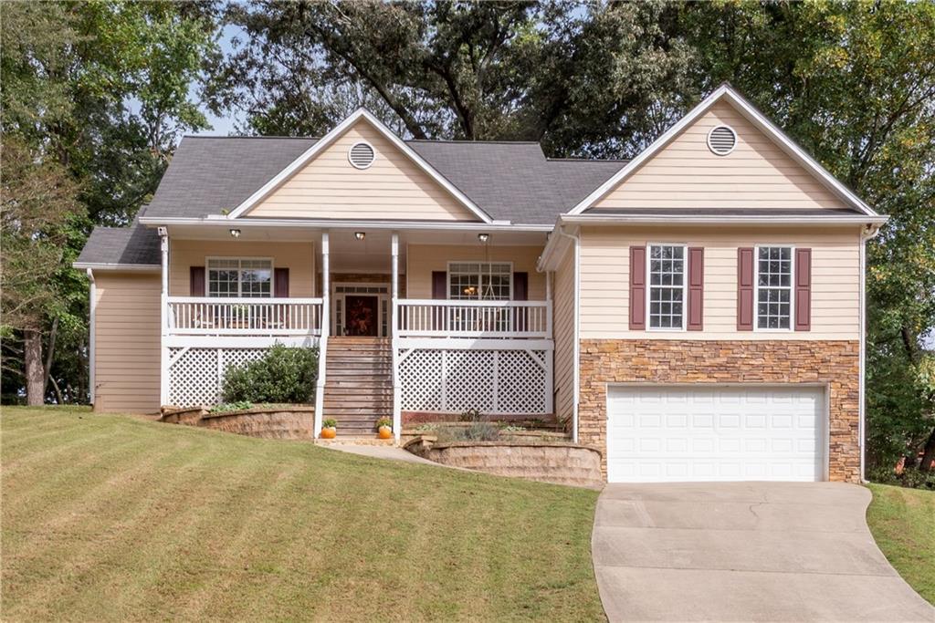 8435 Lanierland Farms Dr., Gainesville, GA 30506