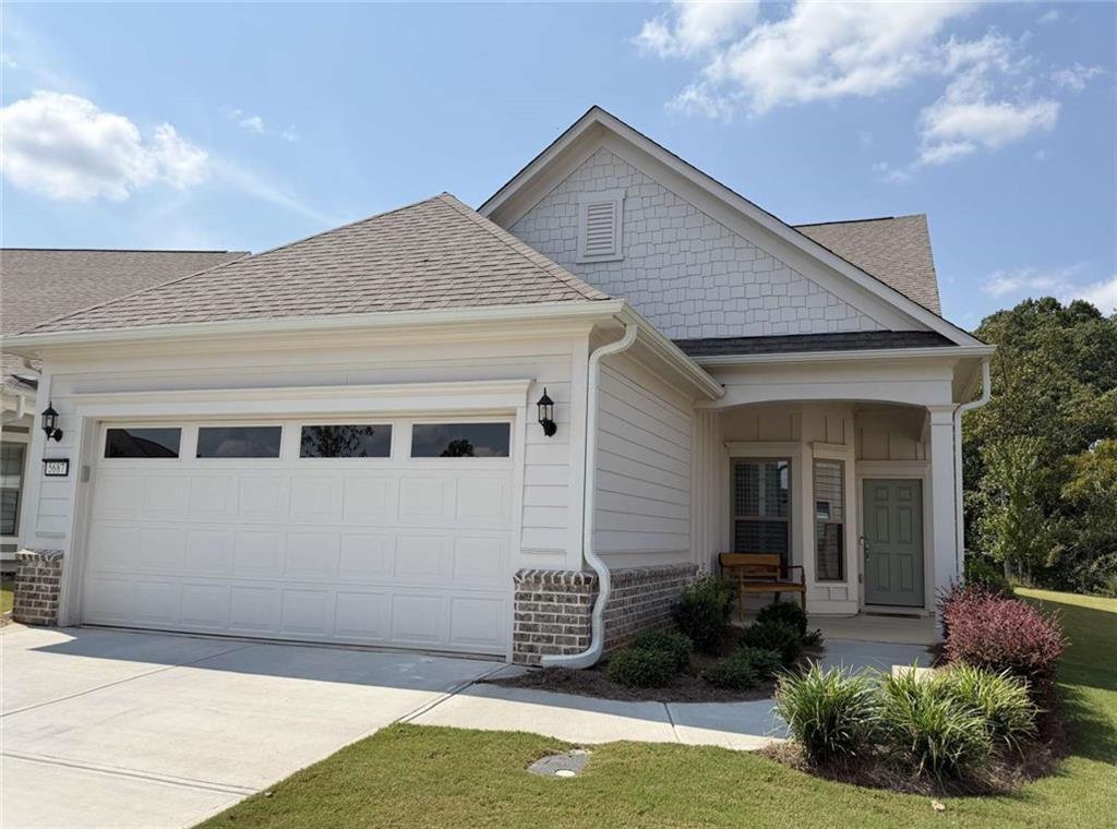5687 Villa Crest Dr., Hoschton, GA 30548