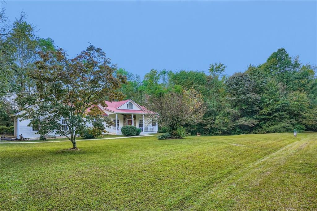 126 Summerhill Dr., Hoschton, GA 30548