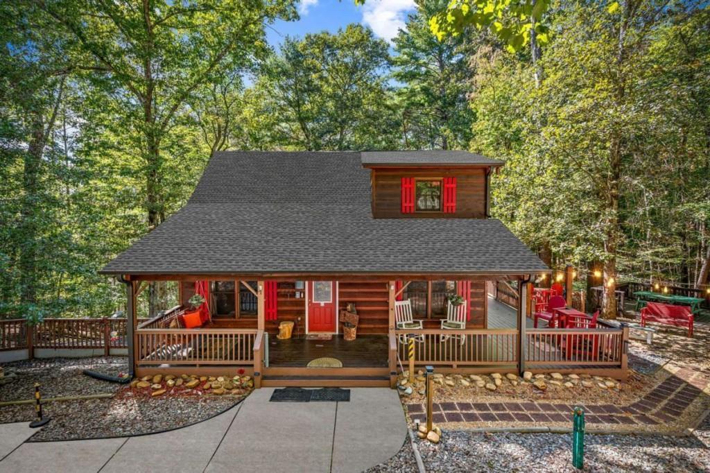 1301 Newport Dr., Ellijay, GA 30540